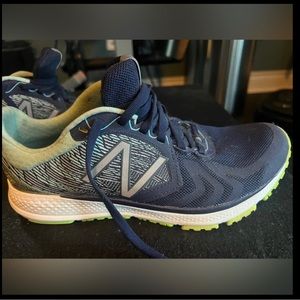 New Balance Vazed RevLite - never worn size 8.5